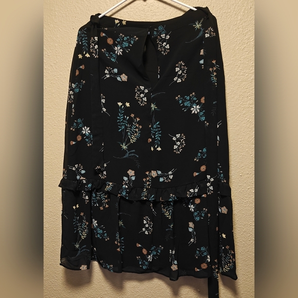 june & hudson Dresses & Skirts - Chic Floral Maxi Skirt in Black